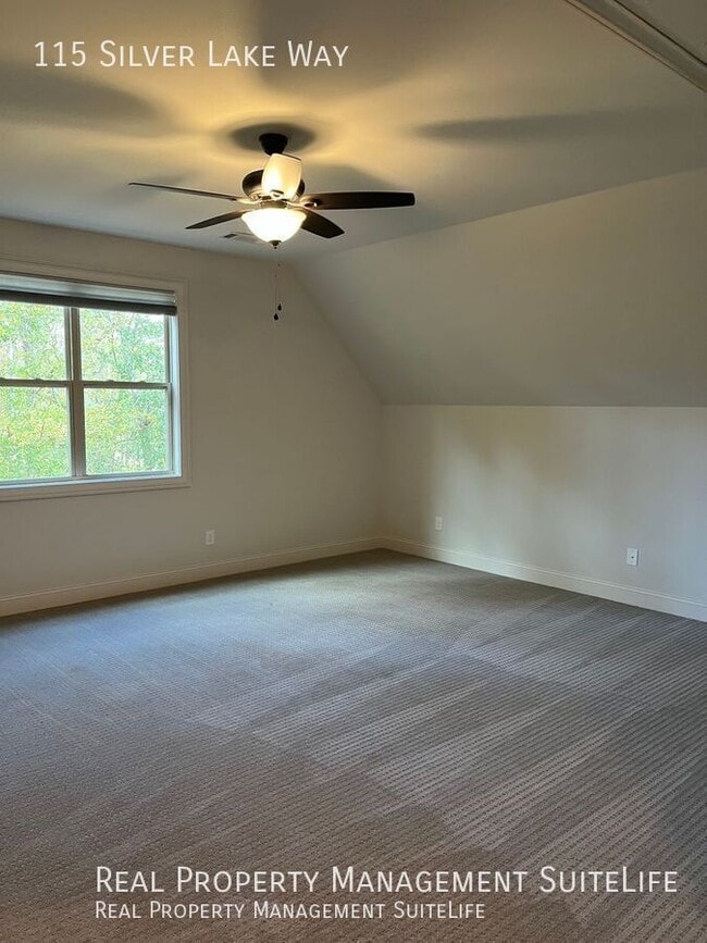 Building Photo - 115 Silver Lake Way