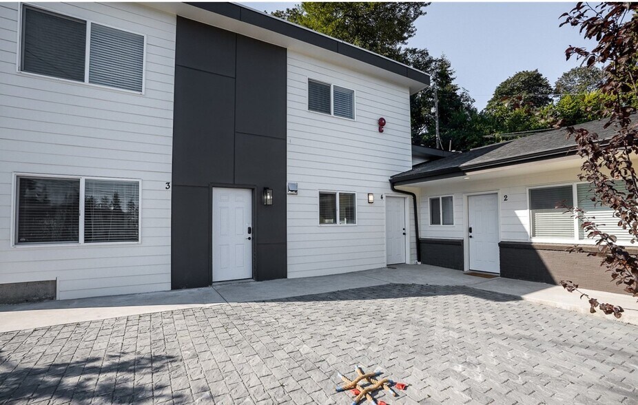 Building Photo - 10009 Des Moines Memorial Dr S