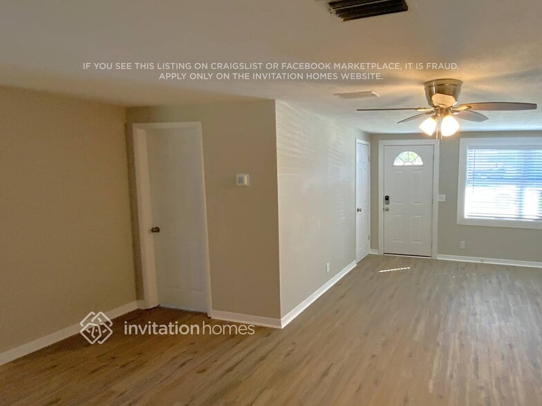 Building Photo - 8812 Camphor Dr