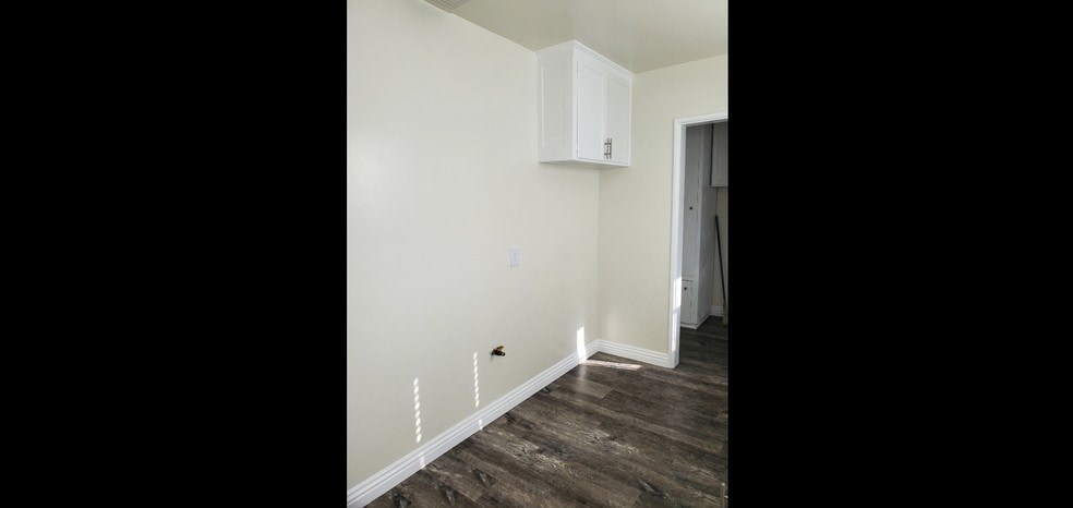 Building Photo - 16321 Prairie Ave
