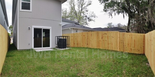 Building Photo - 8722 Cocoa Ave