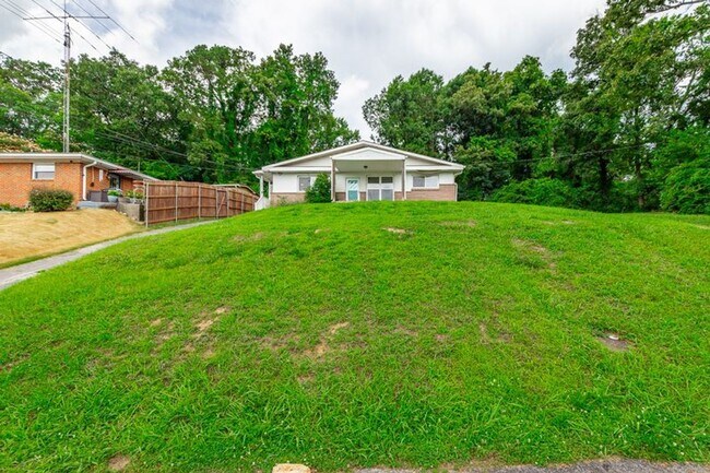 Building Photo - 719 Mcgowan Rd