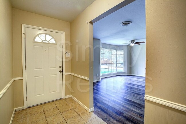 Building Photo - 6426 Chapman Dr