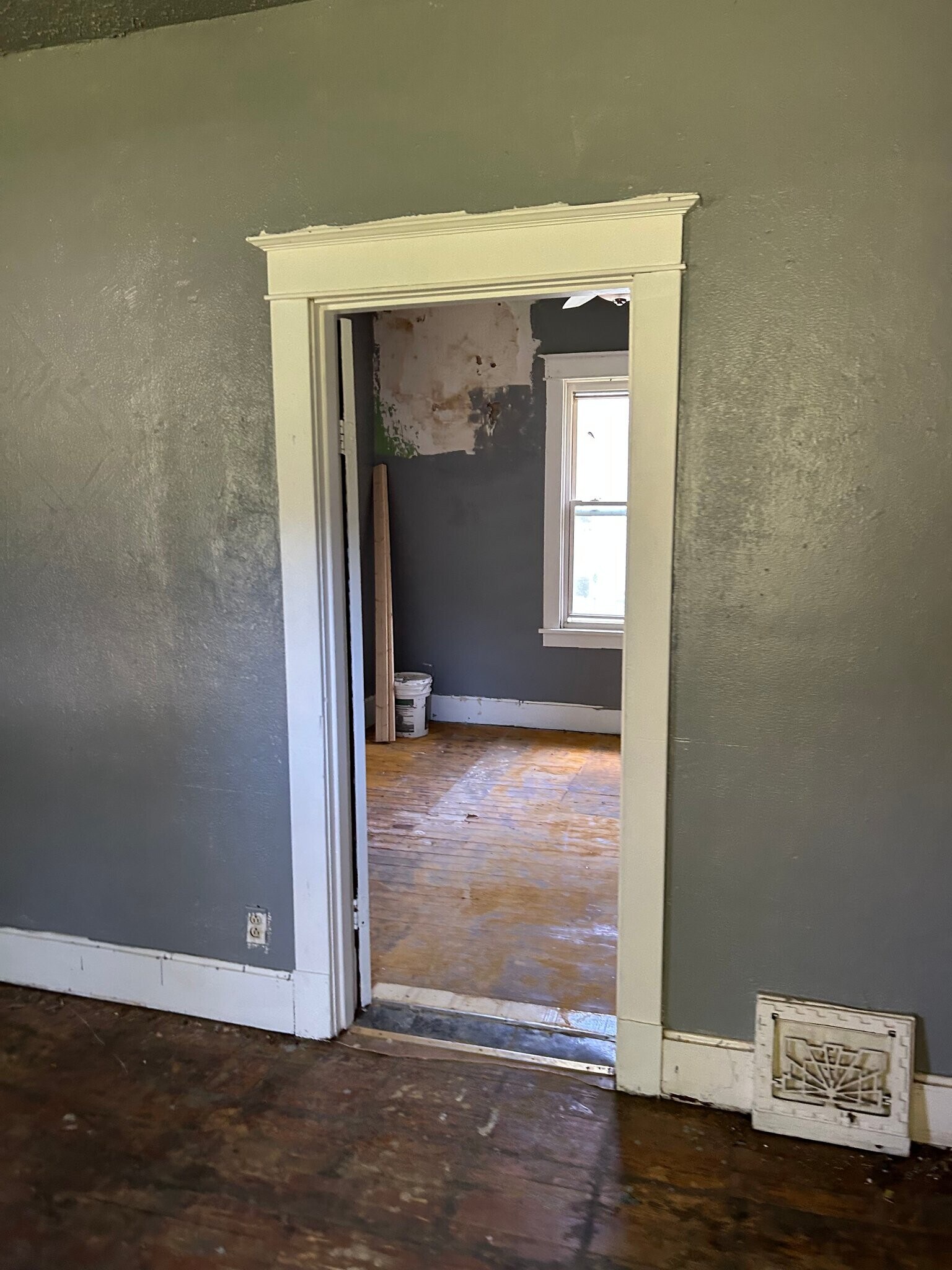 Building Photo - 1405 N 54th St