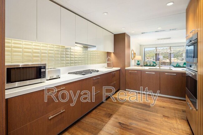 Building Photo - 1555 Kapiolani Blvd