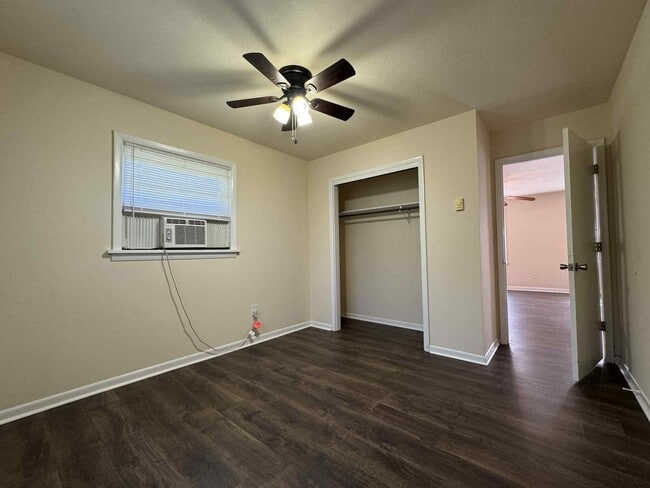 Building Photo - 2107 Southland St