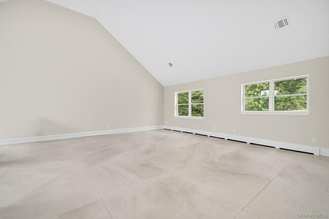 Building Photo - 18 Fordham Ln