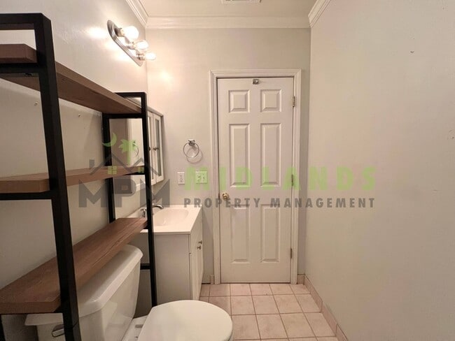 Building Photo - 3425 Manor Ave