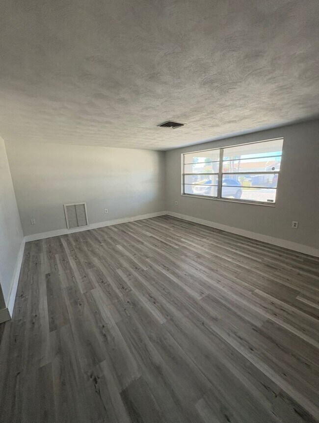 Building Photo - 3606 Blackhawk Dr