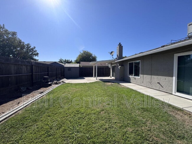 Building Photo - 2104 Graywood Ct