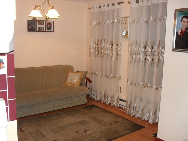 Building Photo - 7 Cypress Rd