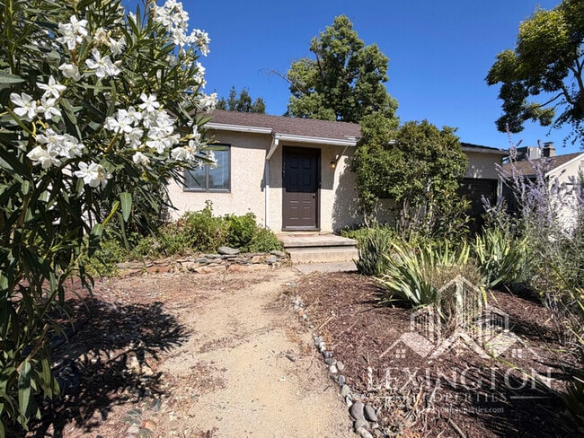 Building Photo - Beautifully Updated, Single-story, 3BD/1.5BA, Home near Tahoe Park!