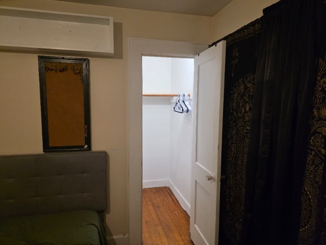 Building Photo - 10 Hillside Dr