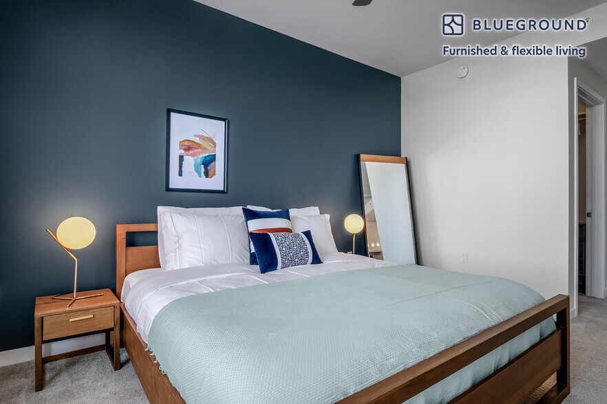 Building Photo - 690 Long Bridge St