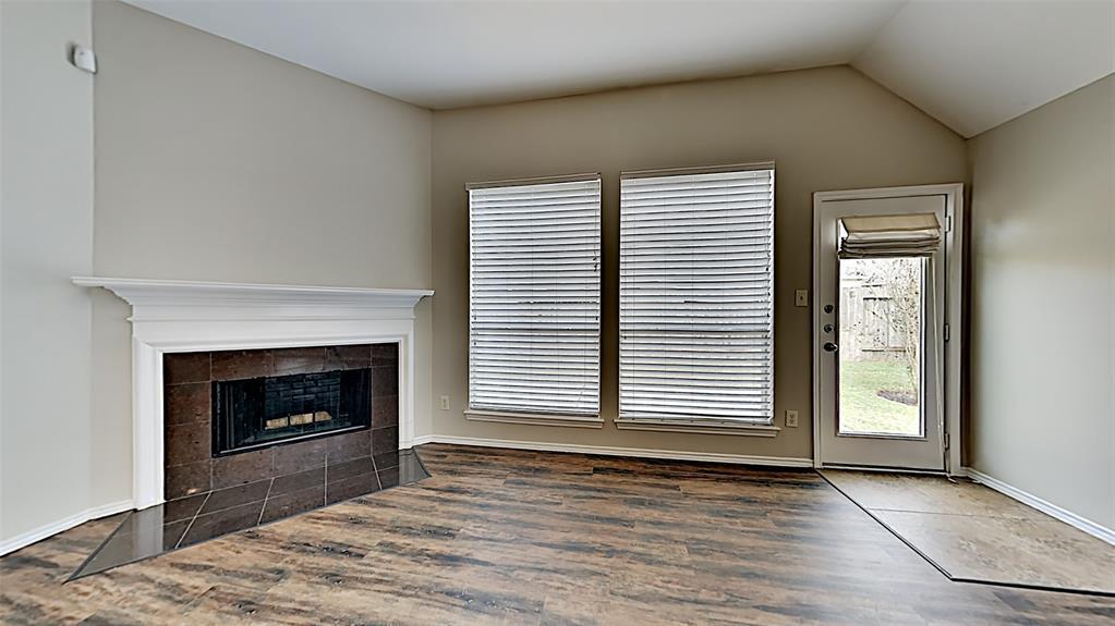 LIVING ROOM - 5623 Wagon Wheel Ln