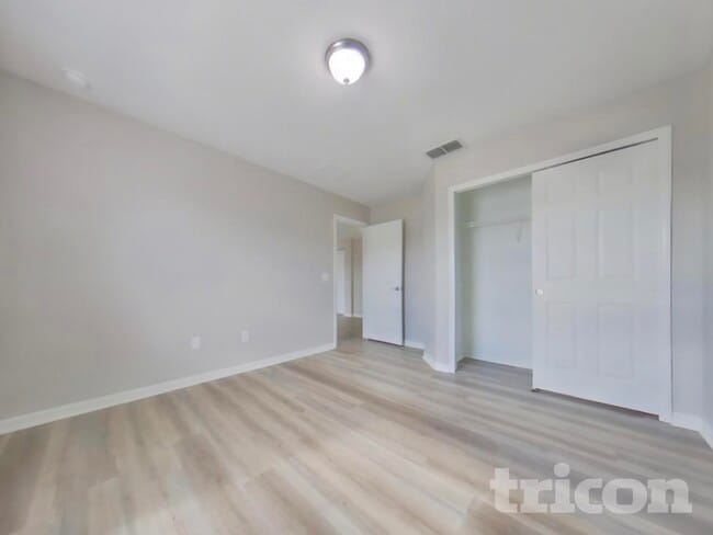 Building Photo - 321 Black Springs Ln