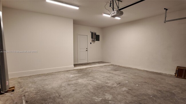 Building Photo - 3016 Park Pl