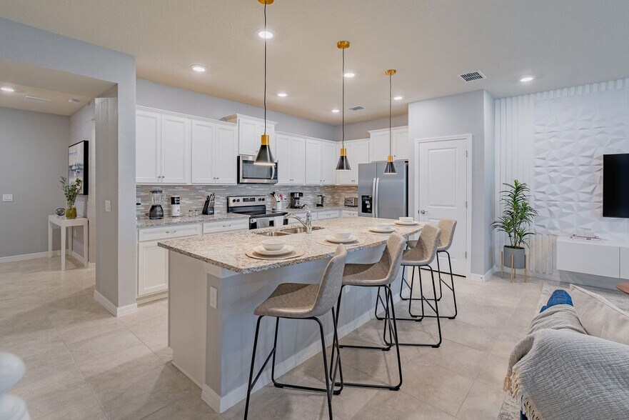 Building Photo - 886 Paradise Dr