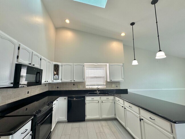 Building Photo - Beautiful Waterfront 3 Bed 2 Bath Home With Heated Pool, Washer/Dryer In Unit & More!