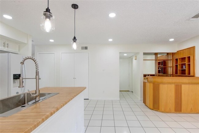 Building Photo - 7723 Miller Glen Ln