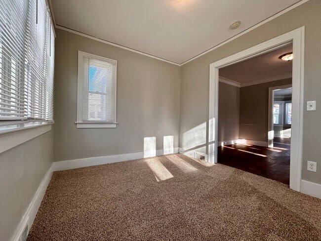 Building Photo - Spacious Four Bedroom Home in Southeast Grand Rapids