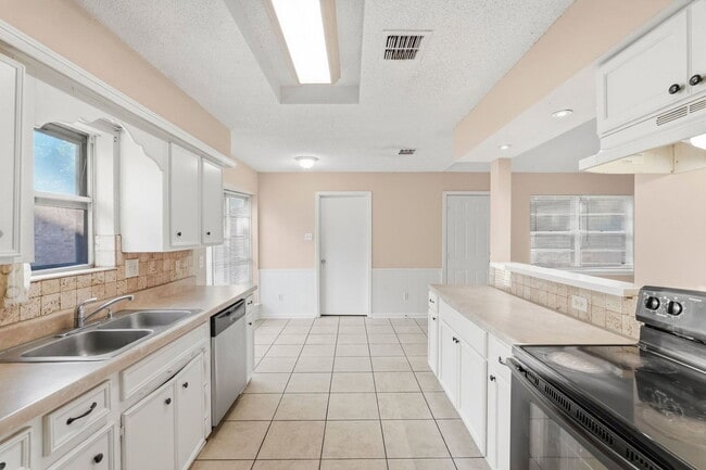 Building Photo - 22222 Kerryblue Dr