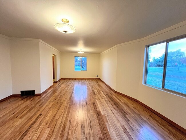Building Photo - Spacious, Updated Home in the Heart of Driggs