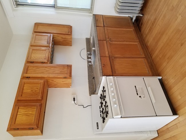 Building Photo - 4742 W Roscoe St