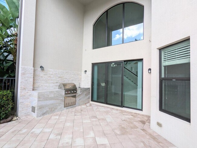 Building Photo - 16645 Germaine Dr