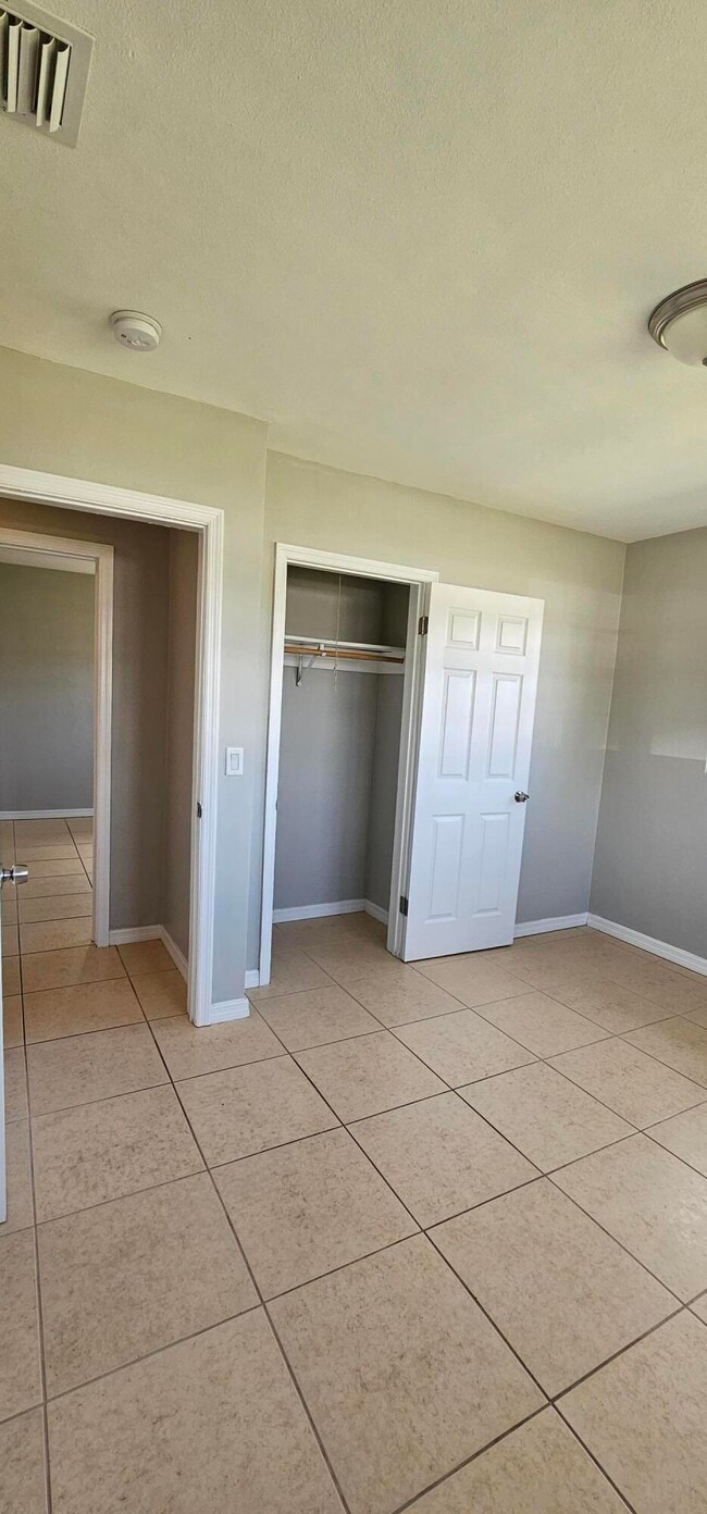 Building Photo - 8529 Sunset Dr