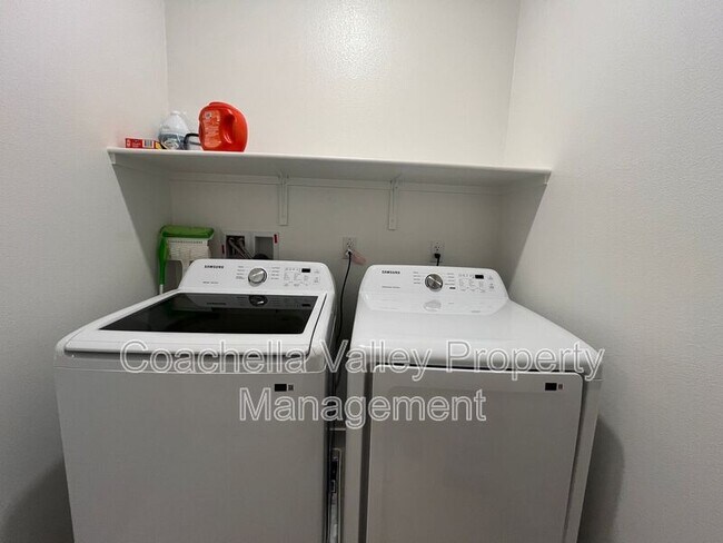 Building Photo - 76279 Cambridge Dr