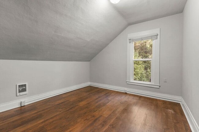 Building Photo - 4927 S Corbett Ave