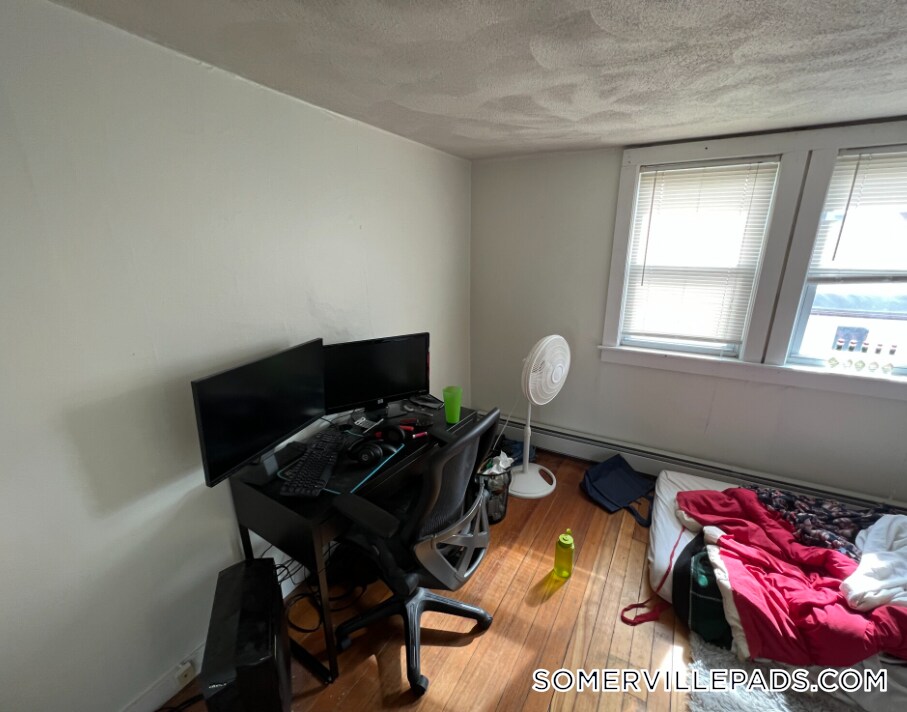 Building Photo - 11 Burnham St