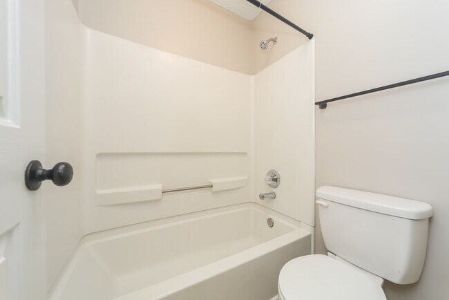 Building Photo - 6476 Farley Dr E