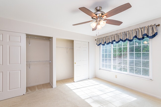 Building Photo - 539 Cloverfield Ln