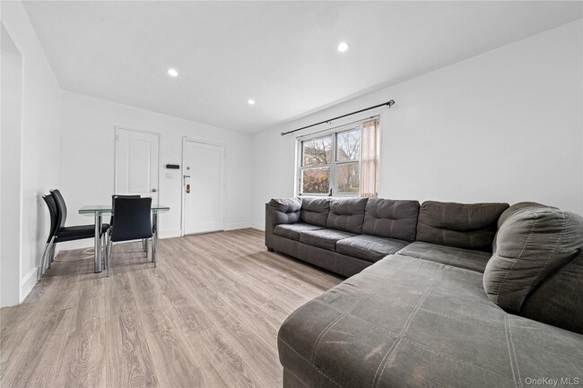 Building Photo - 131-55 234th St