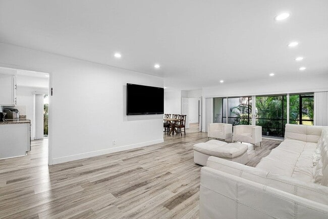 Building Photo - 6165 Old Court Rd