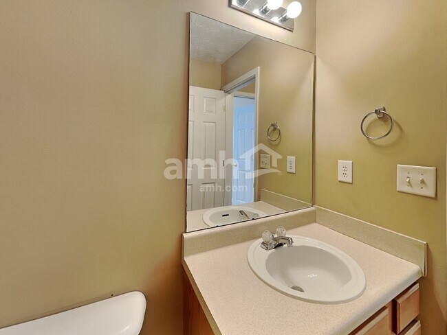 Building Photo - 6110 Flagstaf Walk