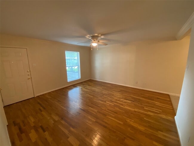 Building Photo - 1523 Heights Blvd