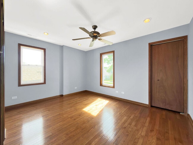 Building Photo - 5845 S Sayre Ave