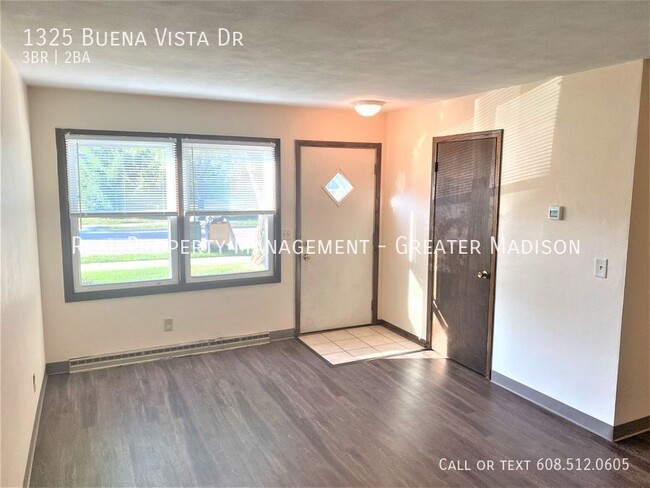 Building Photo - 1325 Buena Vista Dr