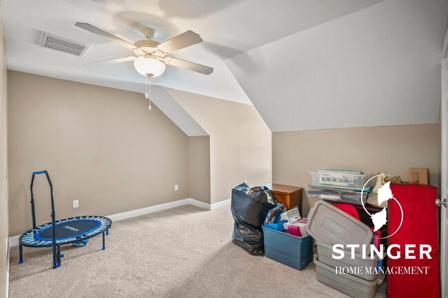 Building Photo - 301 Dante Cir