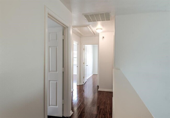 Building Photo - 3215 Sapphire Star Dr