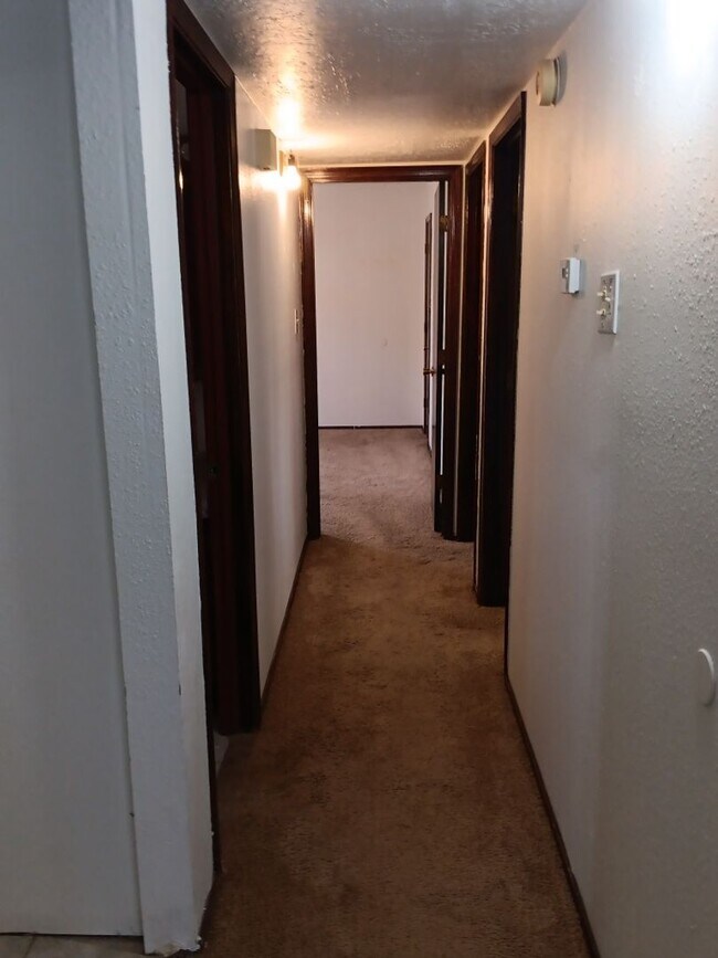 Building Photo - 2313 Raymac Rd SW