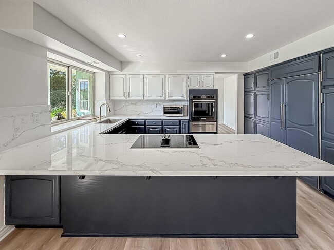 Building Photo - Upgraded Calabasas 4BR w/pool + spa, views + solar panels!