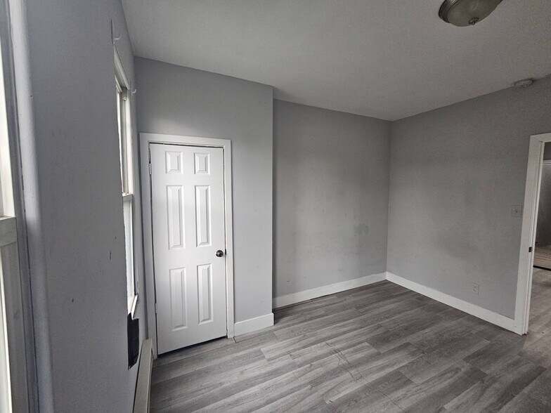 Building Photo - 5210 Master St