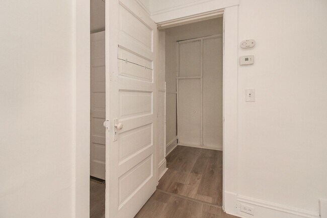 Building Photo - 7415 Elton Ave