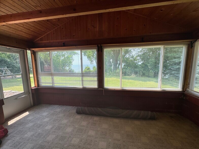 sunroom - N5311 Saint Catherines Bay Rd