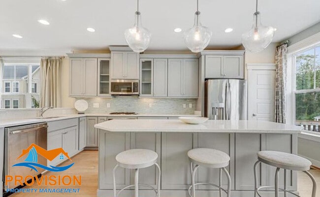 Building Photo - 7802 Five Oaks Ct