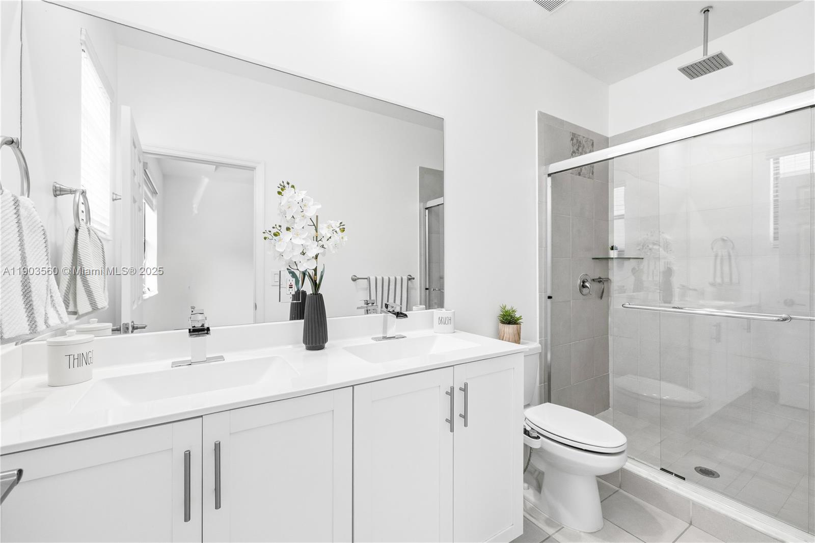 Building Photo - 10537 W 32nd Ln